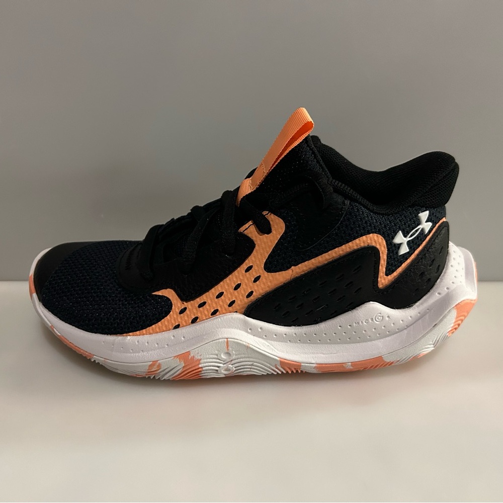 New Under Armour Youth Jet 23 Basketball Shoes - Size 3.5Y / EU35.5 NIB